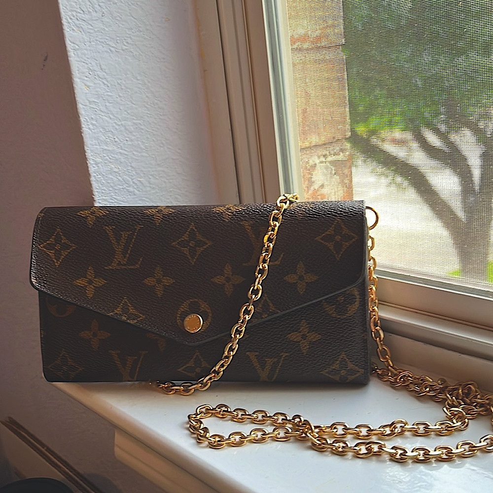 Excellent Louis Vuitton Sarah Wallet w/conversion= Félicie Pochette